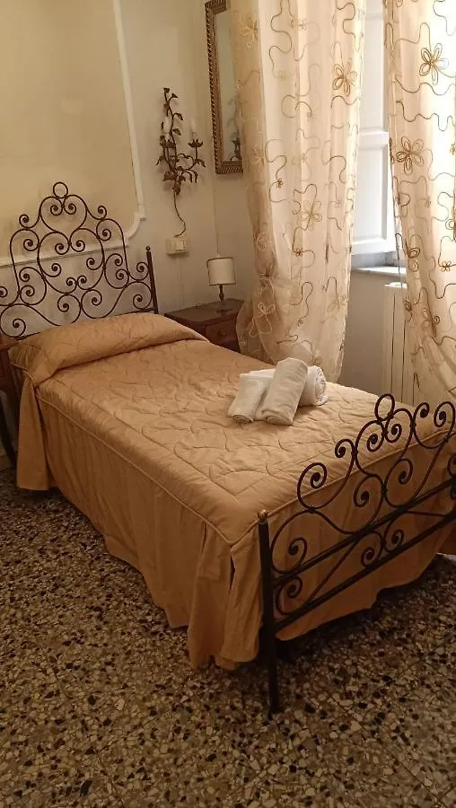 Centro Storico Pisa Bed and Breakfast 2*,