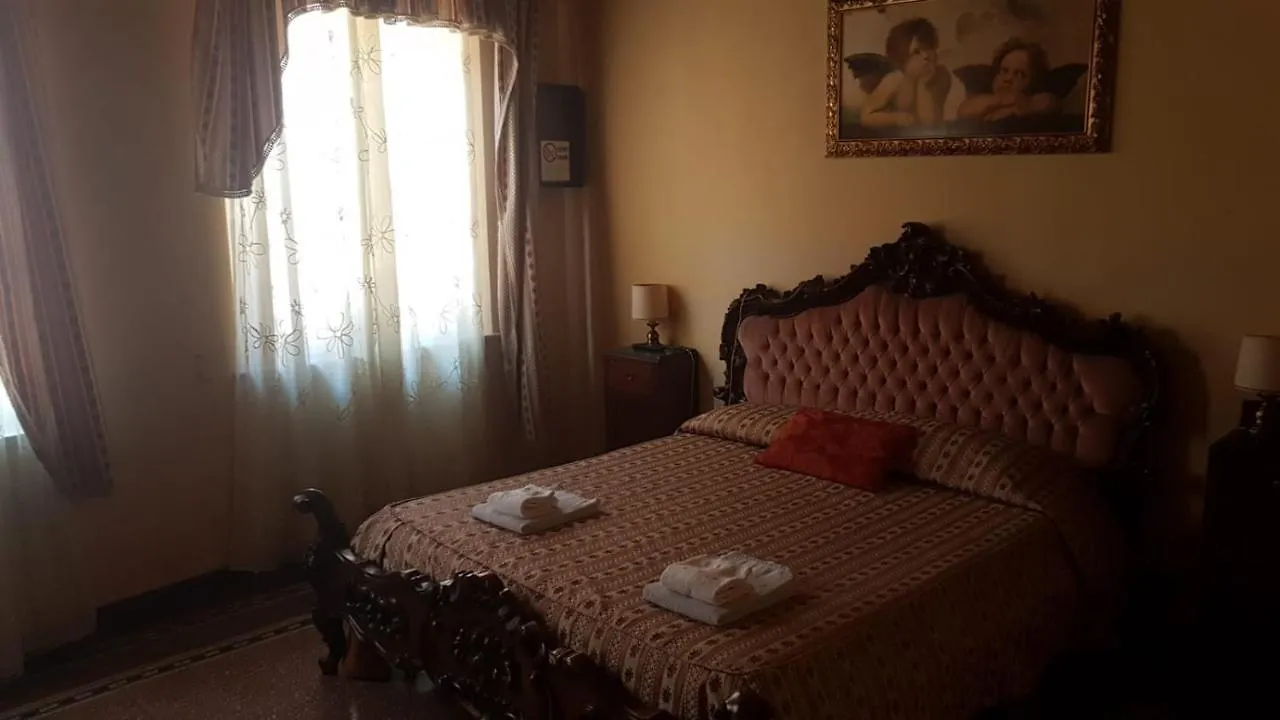 Centro Storico Pisa Bed and Breakfast 2*,
