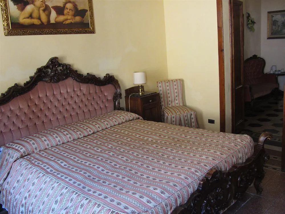 Centro Storico Pisa Bed and Breakfast Bed & Breakfast